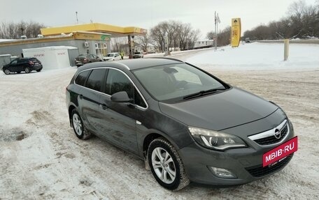 Opel Astra J, 2011 год, 970 000 рублей, 6 фотография