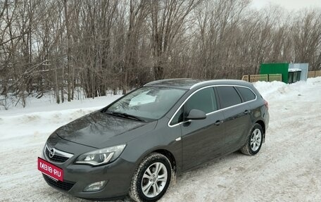 Opel Astra J, 2011 год, 970 000 рублей, 3 фотография