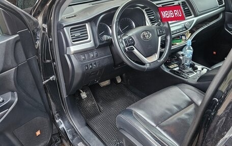 Toyota Highlander III, 2016 год, 4 500 000 рублей, 10 фотография