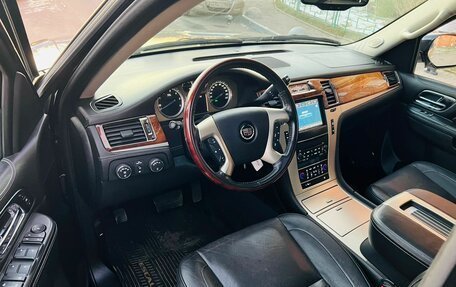 Cadillac Escalade III, 2012 год, 2 185 000 рублей, 12 фотография