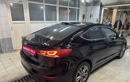 Hyundai Elantra VI рестайлинг, 2018 год, 1 700 000 рублей, 8 фотография