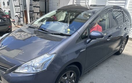 Toyota Prius Alpha I (ZVW40/41), 2013 год, 1 490 000 рублей, 6 фотография