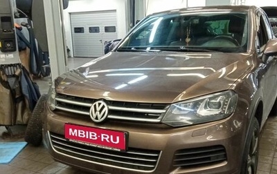 Volkswagen Touareg III, 2011 год, 2 000 000 рублей, 1 фотография