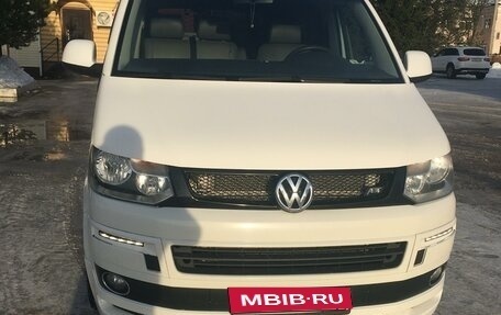 Volkswagen Caravelle T5, 2007 год, 1 950 000 рублей, 2 фотография