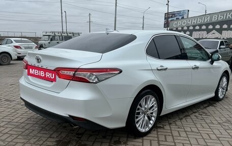 Toyota Camry, 2018 год, 2 680 000 рублей, 6 фотография