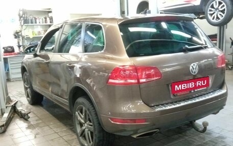 Volkswagen Touareg III, 2011 год, 2 000 000 рублей, 4 фотография