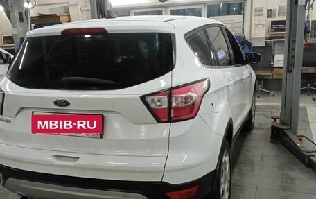 Ford Kuga III, 2018 год, 1 995 000 рублей, 3 фотография