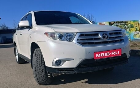 Toyota Highlander III, 2012 год, 2 350 000 рублей, 3 фотография