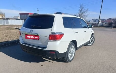 Toyota Highlander III, 2012 год, 2 350 000 рублей, 2 фотография