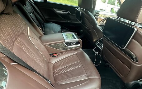 BMW 7 серия, 2017 год, 4 700 000 рублей, 12 фотография