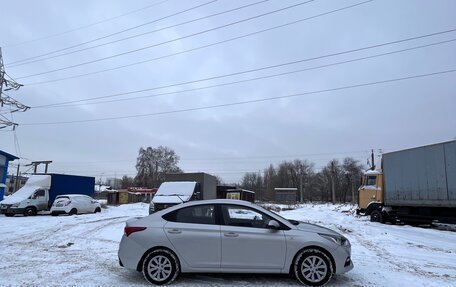 Hyundai Solaris II рестайлинг, 2018 год, 1 500 000 рублей, 3 фотография