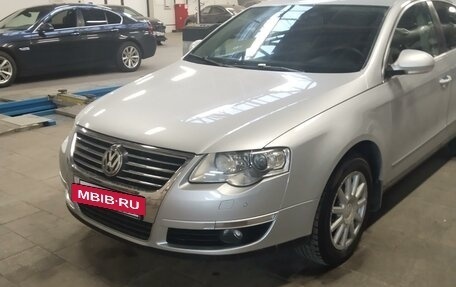 Volkswagen Passat B6, 2005 год, 830 000 рублей, 13 фотография