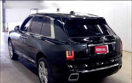 Rolls-Royce Cullinan, 2024 год, 70 000 000 рублей, 2 фотография