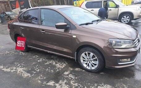 Volkswagen Polo VI (EU Market), 2015 год, 850 000 рублей, 2 фотография