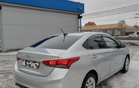 Hyundai Solaris II рестайлинг, 2018 год, 1 350 000 рублей, 4 фотография