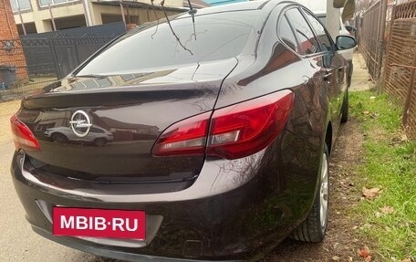 Opel Astra J, 2014 год, 900 000 рублей, 2 фотография