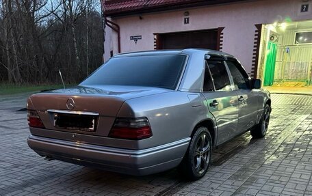 Mercedes-Benz E-Класс, 1993 год, 360 000 рублей, 7 фотография