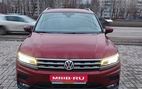 Volkswagen Tiguan II, 2019 год, 2 770 000 рублей, 2 фотография