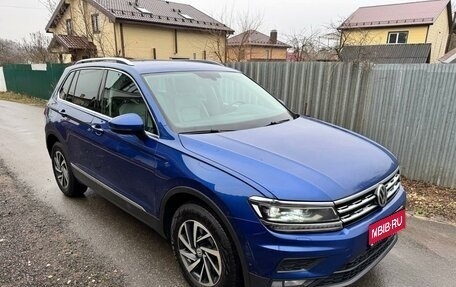 Volkswagen Tiguan II, 2018 год, 3 049 000 рублей, 1 фотография