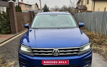 Volkswagen Tiguan II, 2018 год, 3 049 000 рублей, 6 фотография