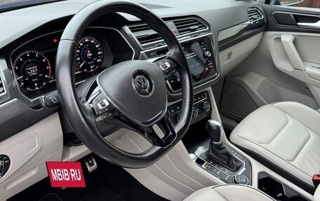 Volkswagen Tiguan II, 2018 год, 3 049 000 рублей, 15 фотография