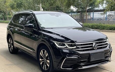 Volkswagen Tiguan II, 2022 год, 3 030 000 рублей, 5 фотография