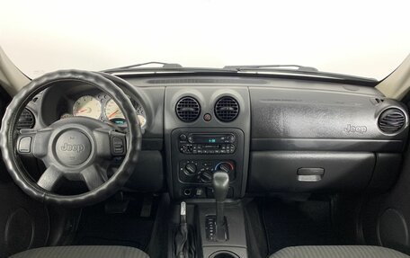 Jeep Liberty (North America) I, 2002 год, 590 000 рублей, 7 фотография