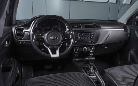 KIA Rio IV, 2021 год, 1 780 000 рублей, 6 фотография