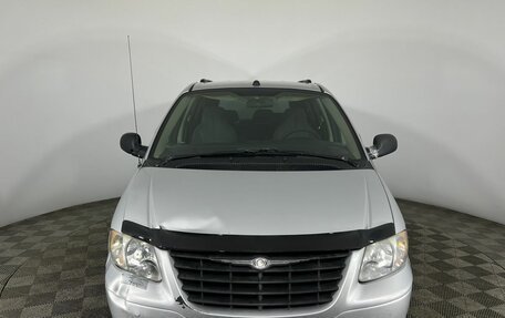 Chrysler Town & Country IV, 2005 год, 505 000 рублей, 2 фотография