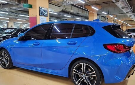 BMW 1 серия, 2021 год, 2 370 000 рублей, 3 фотография