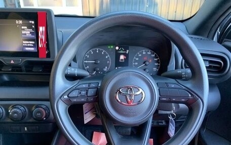 Toyota Yaris, 2022 год, 834 001 рублей, 12 фотография