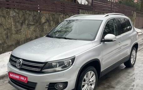 Volkswagen Tiguan I, 2011 год, 1 250 000 рублей, 2 фотография