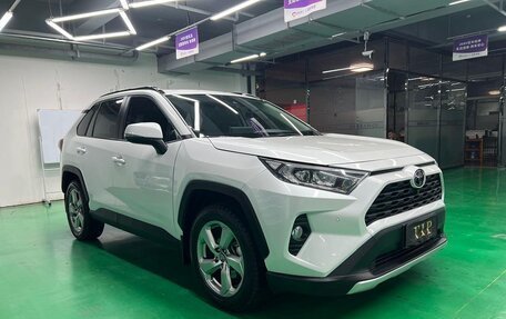 Toyota RAV4, 2021 год, 3 050 000 рублей, 3 фотография