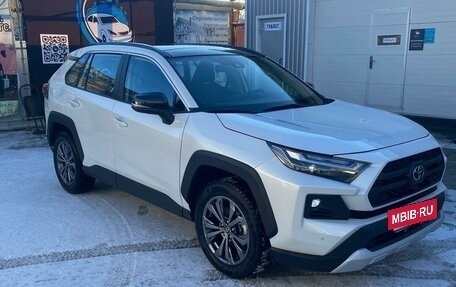 Toyota RAV4, 2024 год, 4 200 000 рублей, 3 фотография