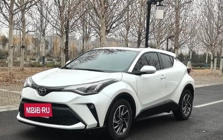 Toyota C-HR I рестайлинг, 2021 год, 1 700 000 рублей, 2 фотография