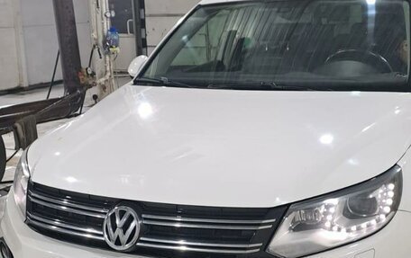 Volkswagen Tiguan I, 2011 год, 1 450 000 рублей, 2 фотография