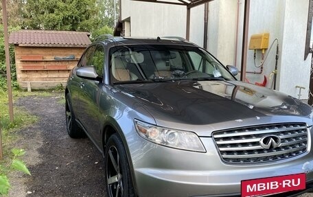 Infiniti FX I, 2004 год, 900 000 рублей, 6 фотография