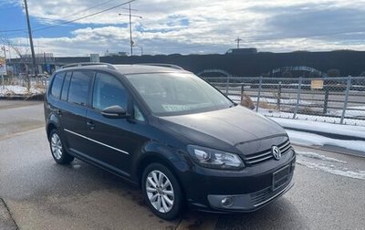 Volkswagen Touran III, 2012 год, 880 000 рублей, 1 фотография