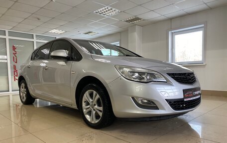 Opel Astra J, 2011 год, 579 999 рублей, 3 фотография