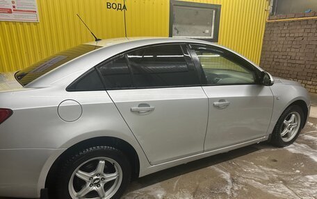 Chevrolet Cruze II, 2011 год, 740 000 рублей, 3 фотография