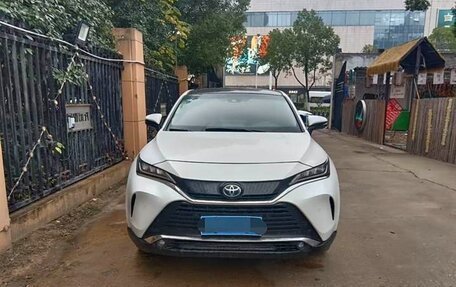 Toyota Harrier, 2022 год, 3 350 000 рублей, 4 фотография