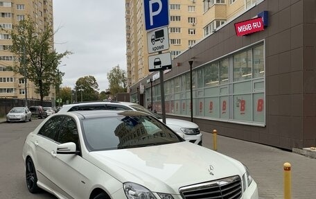 Mercedes-Benz E-Класс, 2012 год, 2 000 000 рублей, 23 фотография