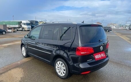 Volkswagen Touran III, 2012 год, 880 000 рублей, 3 фотография