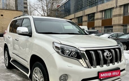 Toyota Land Cruiser Prado 150 рестайлинг 2, 2016 год, 3 830 000 рублей, 3 фотография