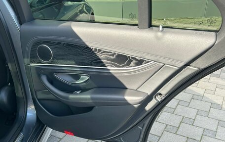 Mercedes-Benz E-Класс, 2018 год, 3 990 000 рублей, 19 фотография