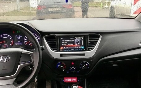 Hyundai Solaris II рестайлинг, 2017 год, 1 100 000 рублей, 4 фотография