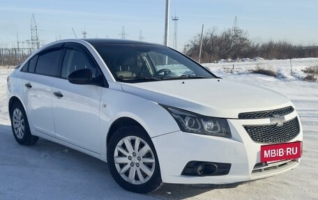 Chevrolet Cruze II, 2011 год, 730 000 рублей, 3 фотография