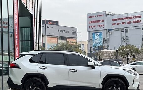 Toyota RAV4, 2021 год, 2 900 013 рублей, 4 фотография