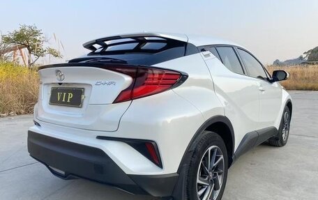 Toyota C-HR I рестайлинг, 2021 год, 2 190 000 рублей, 4 фотография