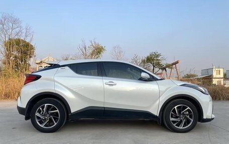 Toyota C-HR I рестайлинг, 2021 год, 2 190 000 рублей, 3 фотография